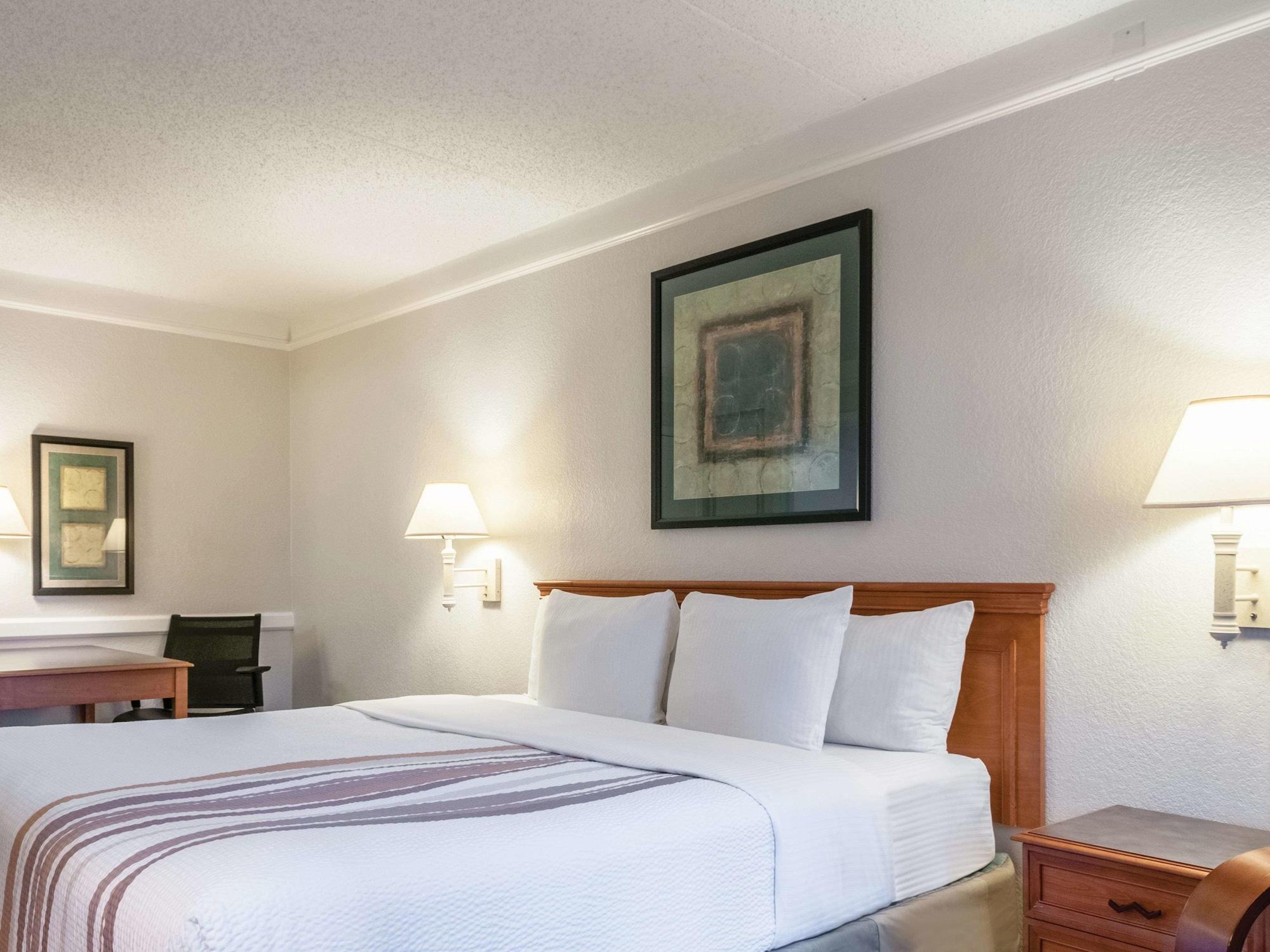 La Quinta Inn By Wyndham New Orleans West Bank / Гретна Екстериор снимка